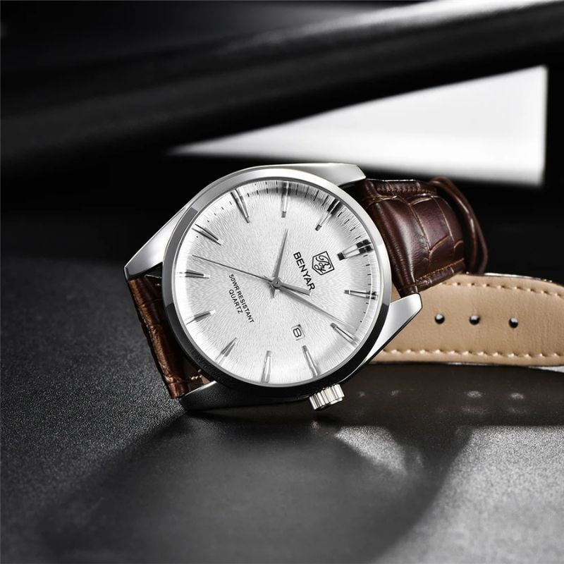Montre d'affaires de luxe sophistiquée
