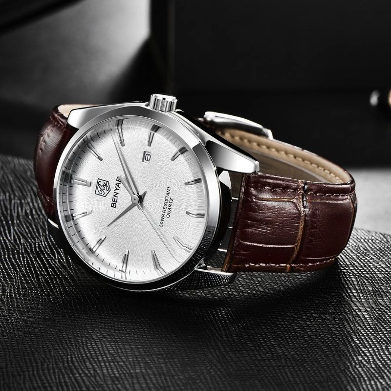 Montre d'affaires de luxe sophistiquée