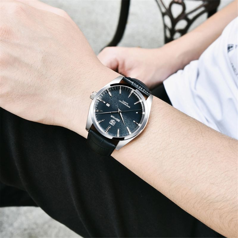 Montre d'affaires de luxe sophistiquée
