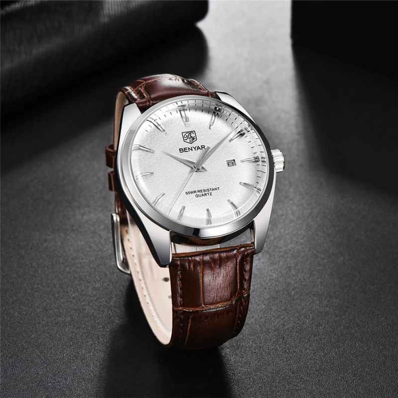 Montre d'affaires de luxe sophistiquée