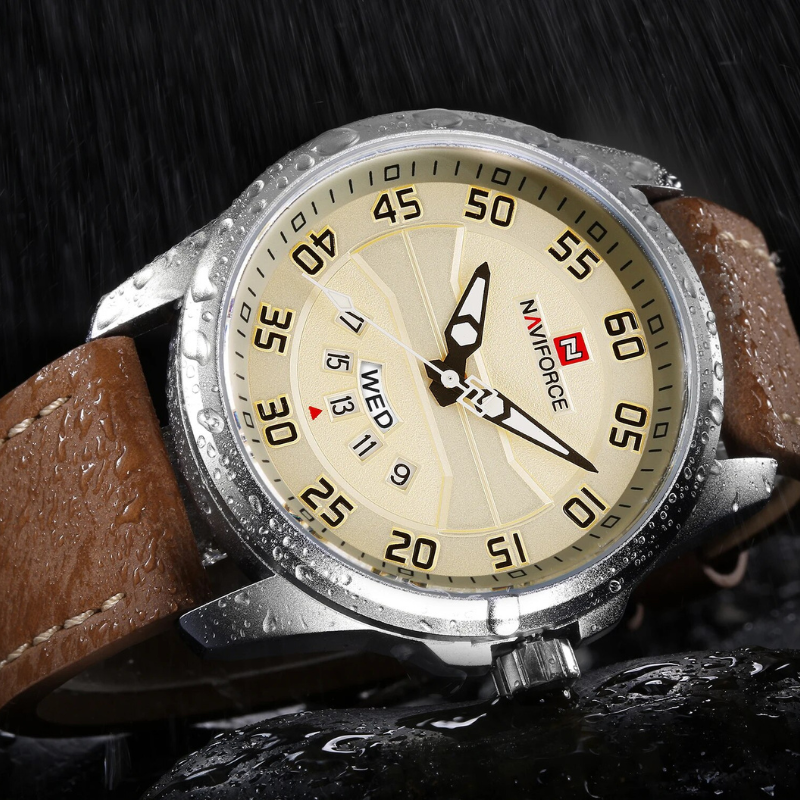 Montre à quartz avec bracelet en cuir
