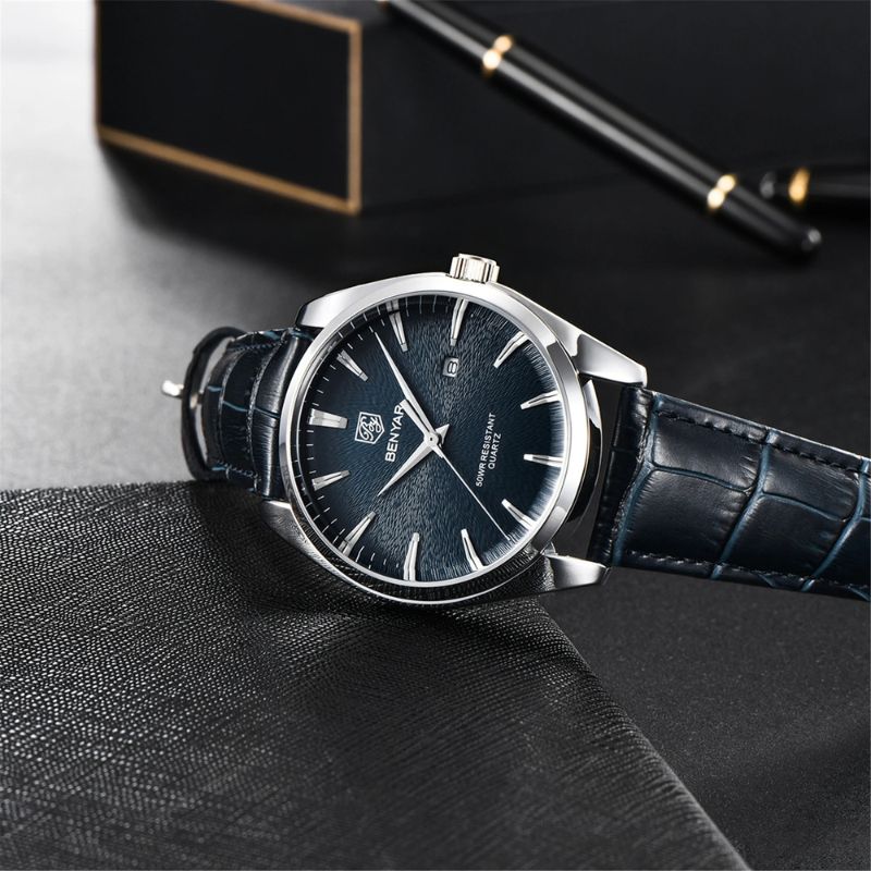 Montre d'affaires de luxe sophistiquée