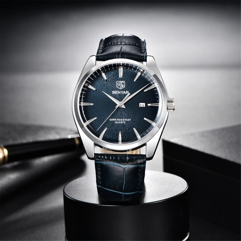 Montre d'affaires de luxe sophistiquée