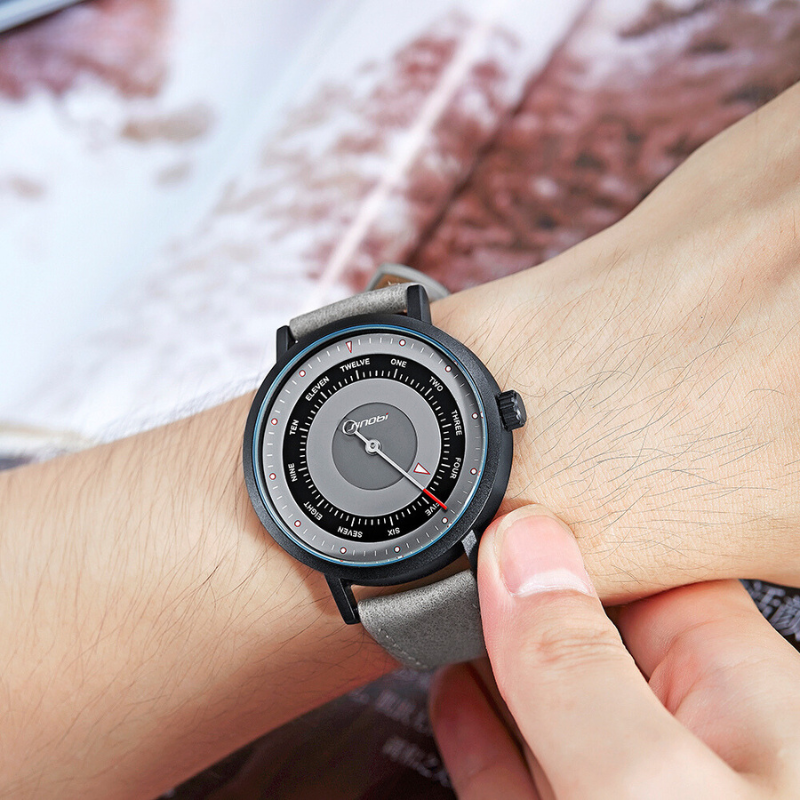 Montre de sport d'inspiration militaire