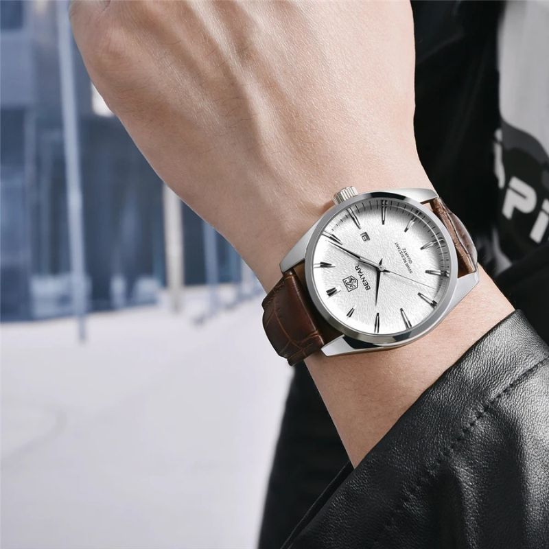 Montre d'affaires de luxe sophistiquée