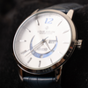 Elégante montre Moonphase