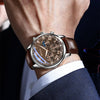 Montre moderne d'inspiration militaire