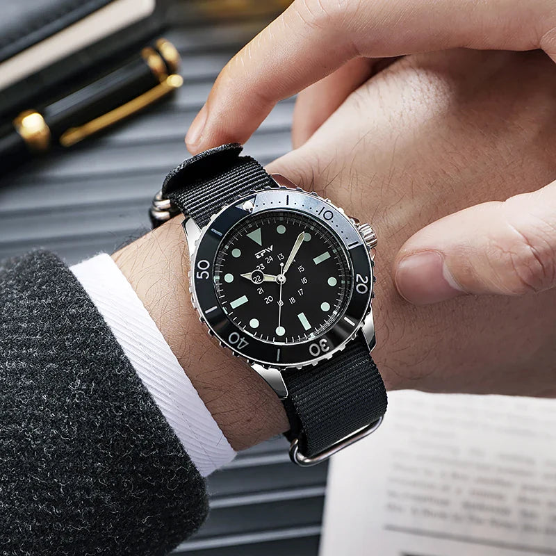 Montre de Terrain Style Plongeur Tactique