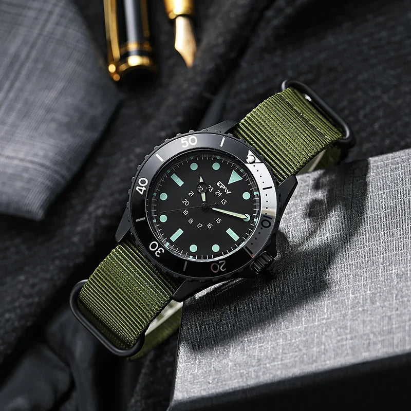 Montre de Terrain Style Plongeur Tactique