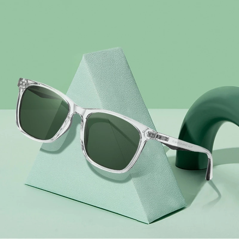 Lunettes de soleil rétro minimalistes