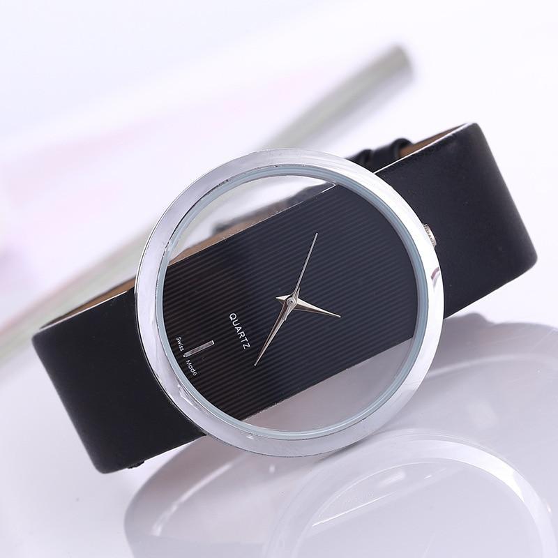 Montre à quartz élégante à cadran transparent