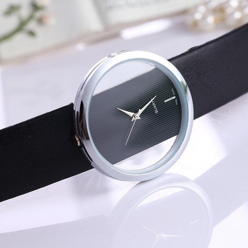 Montre à quartz élégante à cadran transparent